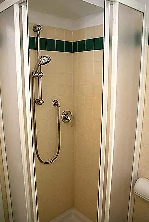 Hotel Esedra 2*