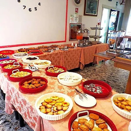 Hotel Esedra 2*