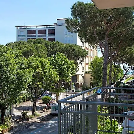 Hotel Esedra 2*