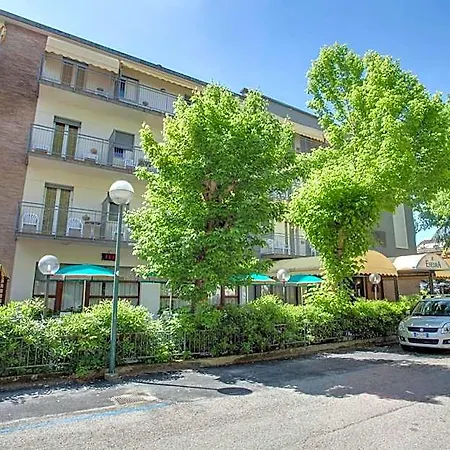 Esedra Hotel 2*