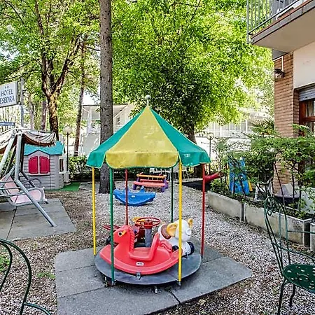 Hotel Esedra 2*